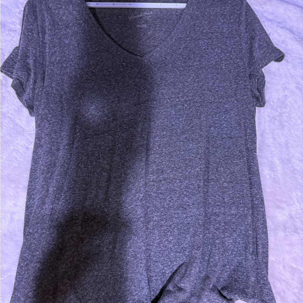 Grey tee